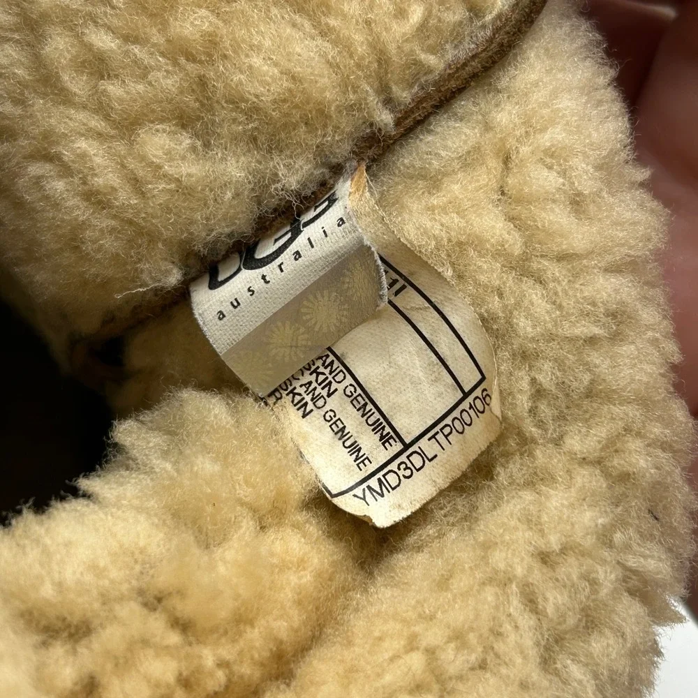 UGG Australia‎ Adirondack Brown Leather Waterproof Sheepskin Winter Boots Size 2